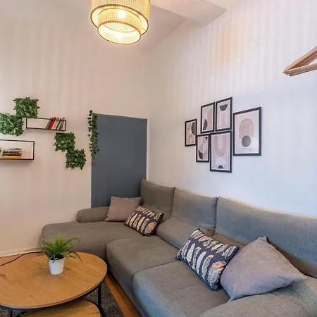 Wardenburg Apartment *